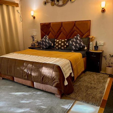 Atharva'S Homestay By Goaround Homes - Nehru Enclave Metro, South Delhi Nowe Delhi Zewnętrze zdjęcie