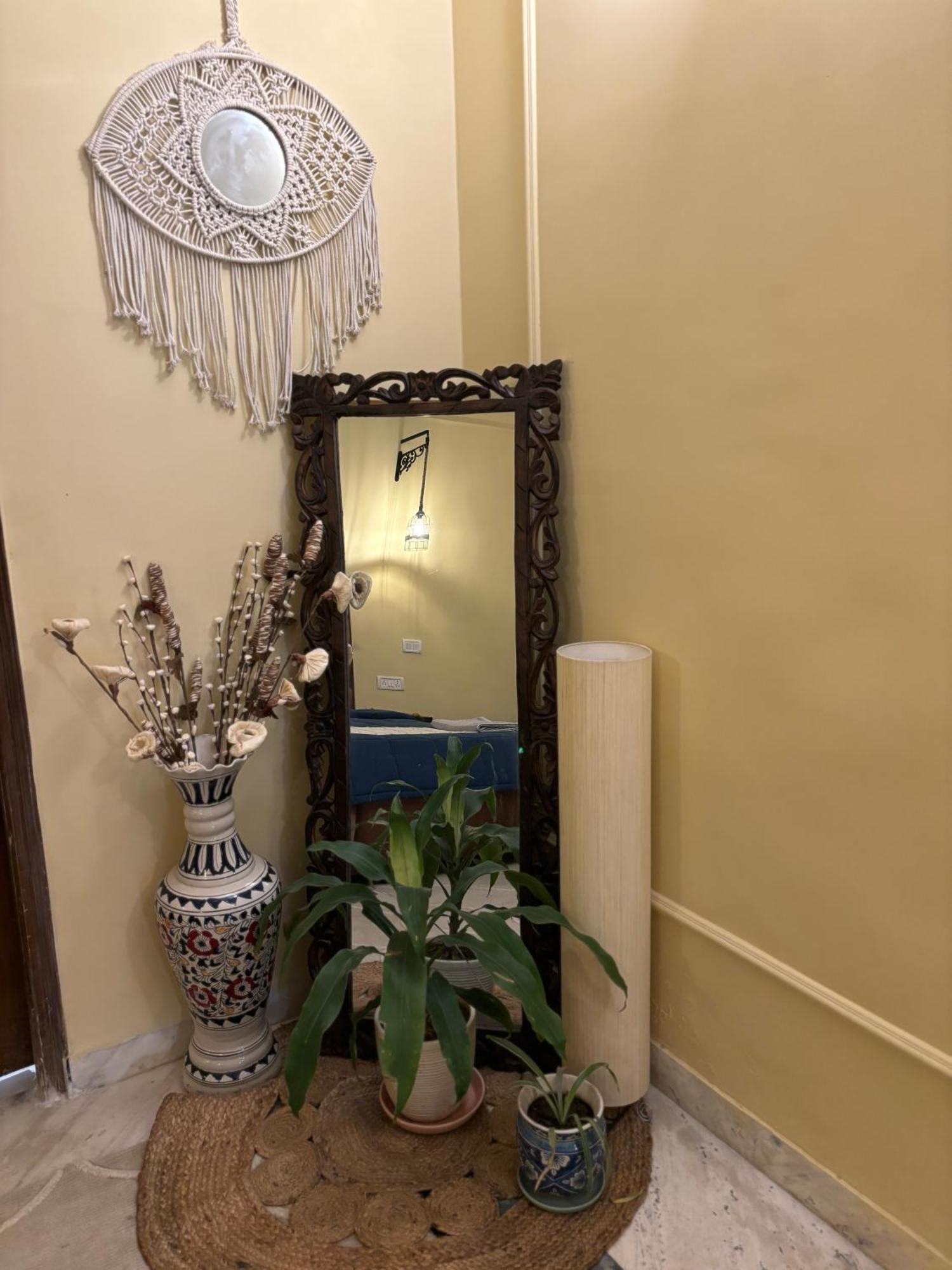 Atharva'S Homestay By Goaround Homes - Nehru Enclave Metro, South Delhi Nowe Delhi Zewnętrze zdjęcie
