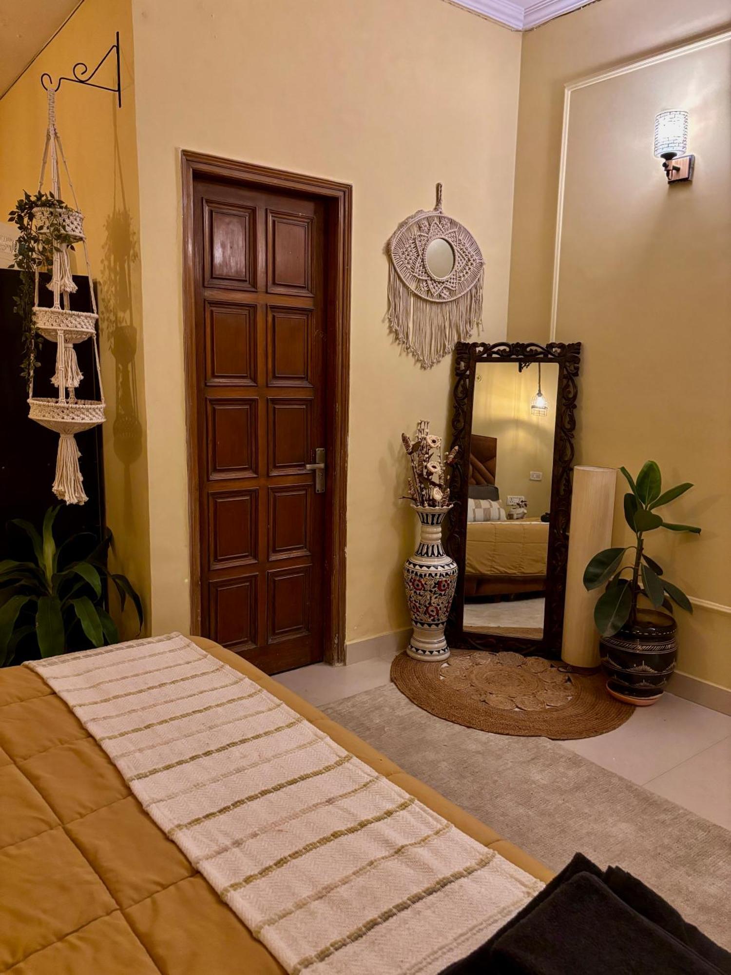 Atharva'S Homestay By Goaround Homes - Nehru Enclave Metro, South Delhi Nowe Delhi Zewnętrze zdjęcie
