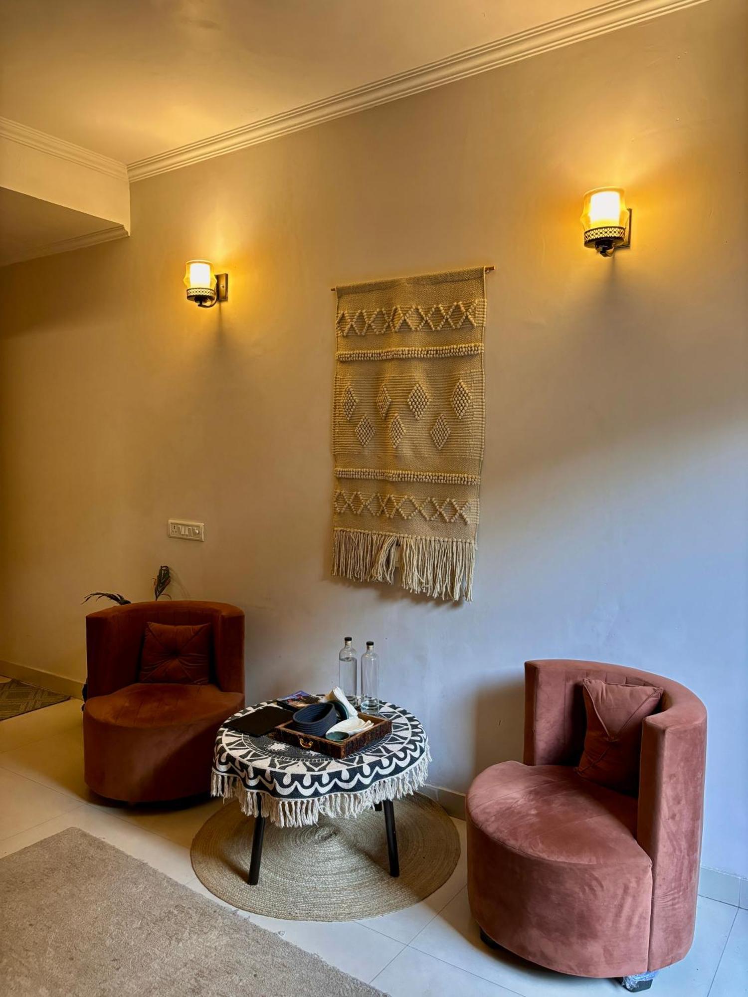 Atharva'S Homestay By Goaround Homes - Nehru Enclave Metro, South Delhi Nowe Delhi Zewnętrze zdjęcie