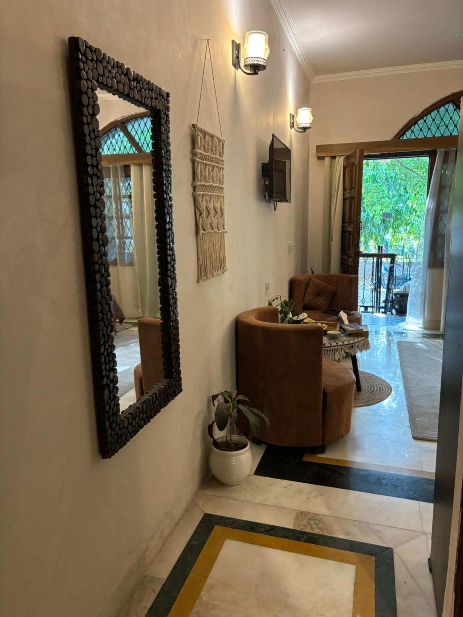 Atharva'S Homestay By Goaround Homes - Nehru Enclave Metro, South Delhi Nowe Delhi Zewnętrze zdjęcie