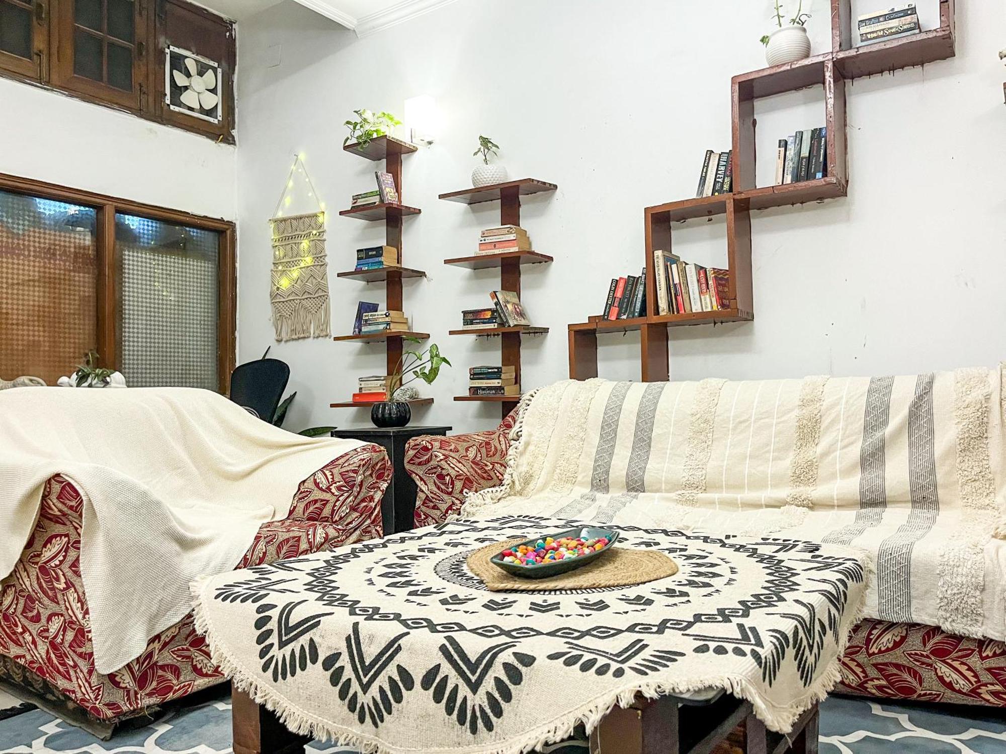 Atharva'S Homestay By Goaround Homes - Nehru Enclave Metro, South Delhi Nowe Delhi Zewnętrze zdjęcie