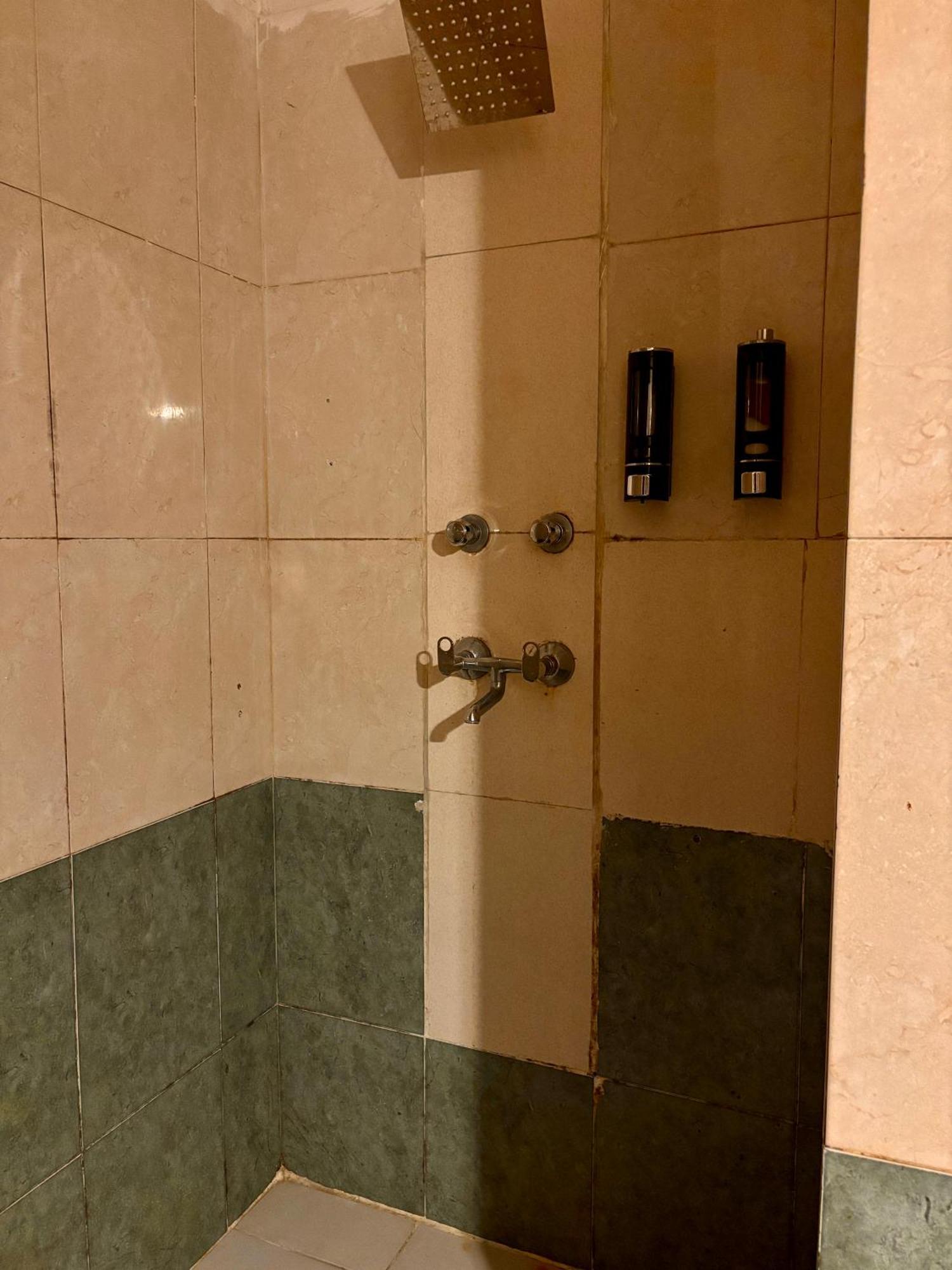 Atharva'S Homestay By Goaround Homes - Nehru Enclave Metro, South Delhi Nowe Delhi Zewnętrze zdjęcie