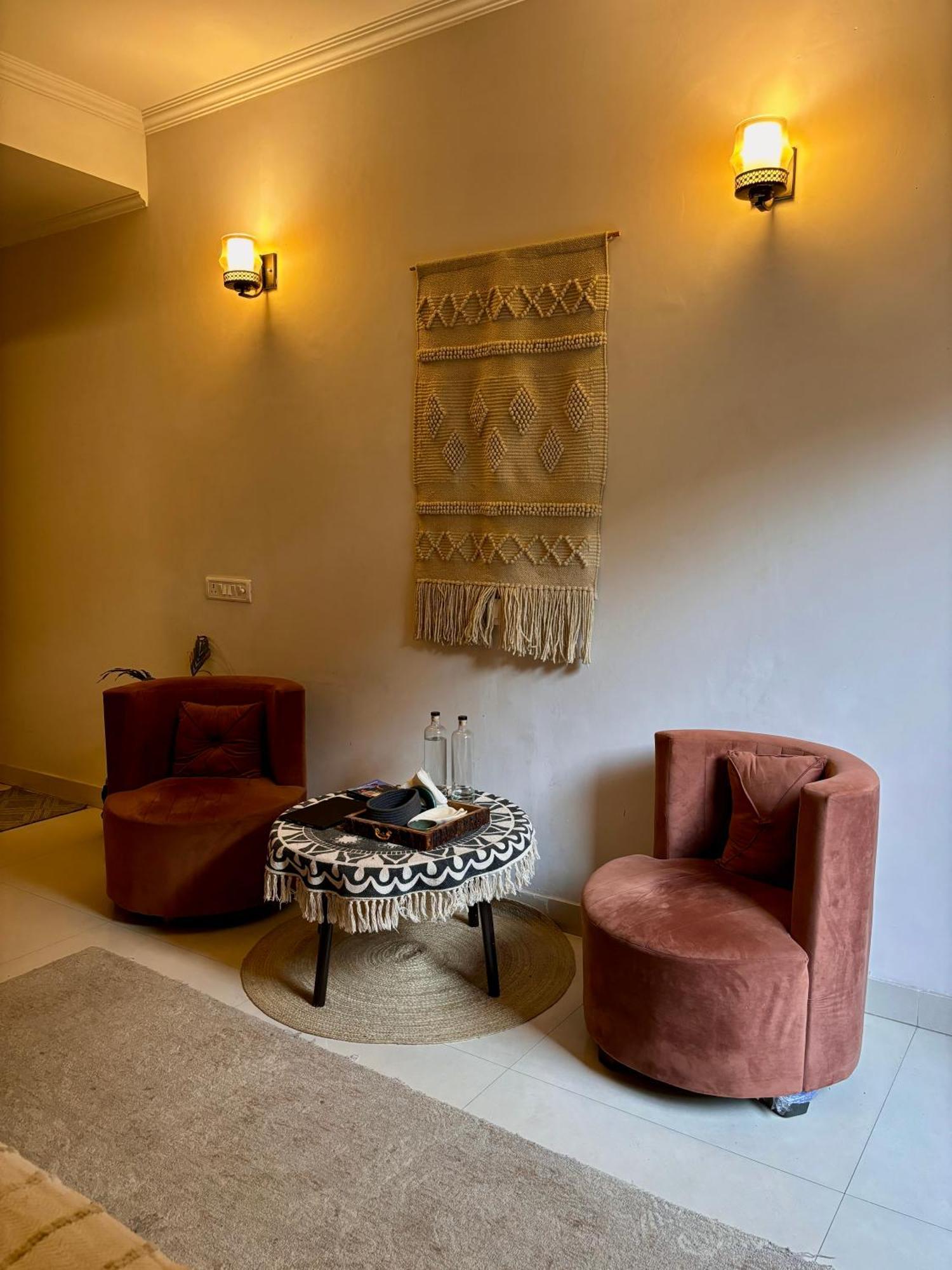Atharva'S Homestay By Goaround Homes - Nehru Enclave Metro, South Delhi Nowe Delhi Zewnętrze zdjęcie